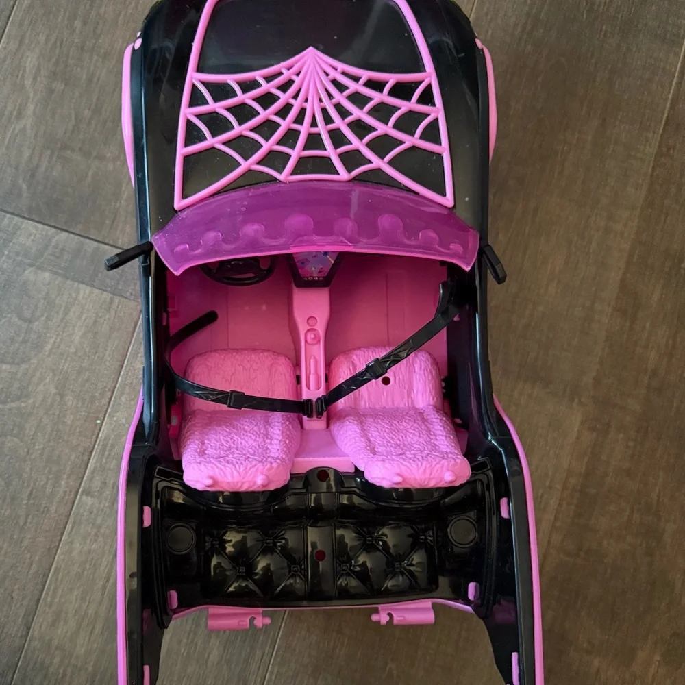 🖤 Monster High Black & Pink Toy Car 💖 - Picture 3 of 5